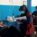 Salah seorang korban keracunan jajanan cimin di puskesmas Saguling