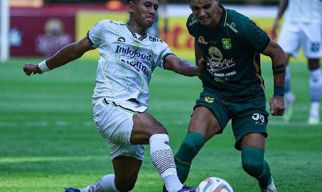 Persib Bandung unggul 3-2 menghadapi Persebaya Surabaya