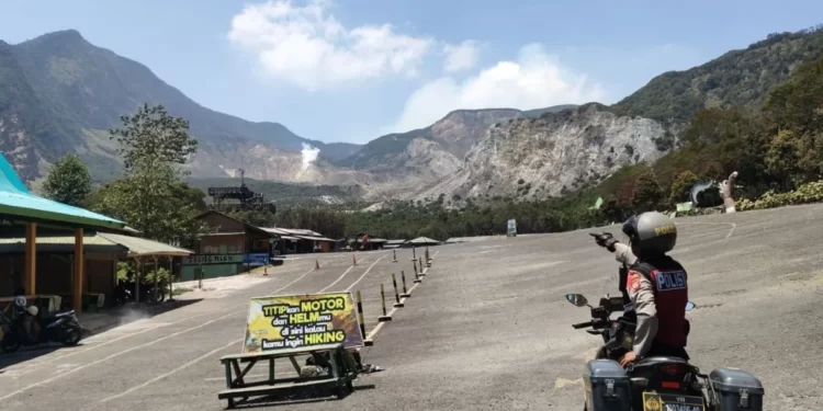 Cegah Kebakaran, BBKSDA Tutup Sebagian Kawasan Wisata Gunung Papandayan Garut