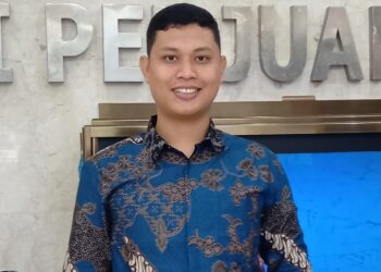 Jubir TPN Ganjar-Mahfud: Satu Keluarga Miskin Hasilkan Satu Sarjana, Kilas Balik Sejarah Perjuangan Ganjar Raih Gelar Sarjana Hukum UGM