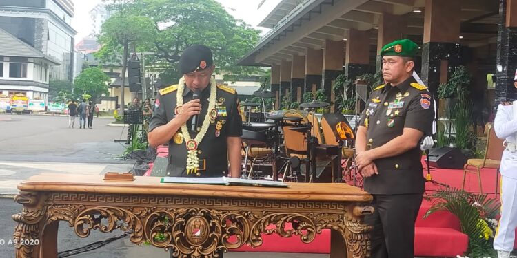 Mayjen TNI Totok Imam Santoso, Hadiri Sertijab Kasad Mabesad