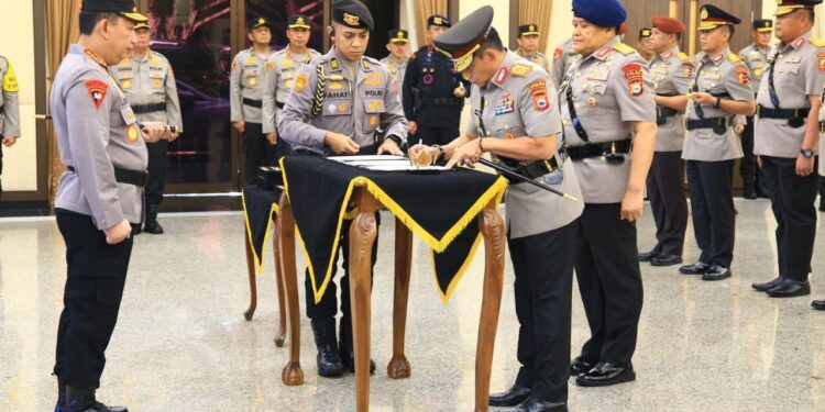 Kapolri Lantik Irjen Pol Andi Rian Jadi Kapolda Sulawesi Selatan