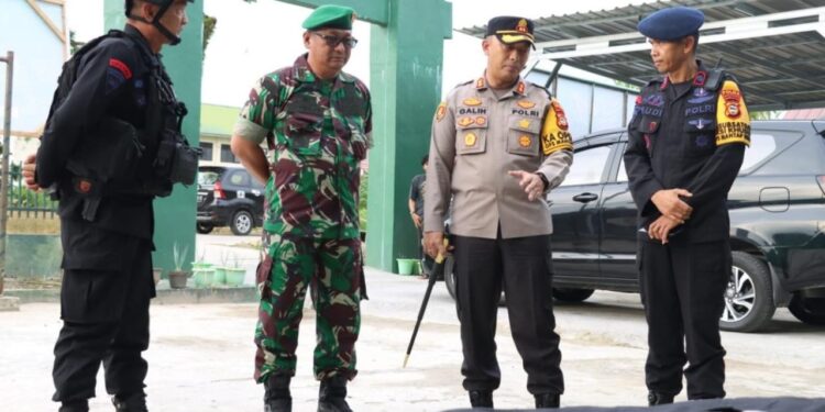 AKBP Galih Indragiri, Pantau Langsung Pemusnahan Bom Militer, Dilakukan Unit Jibom Detasemen Gegana Sat Brimob Polda Sulsel