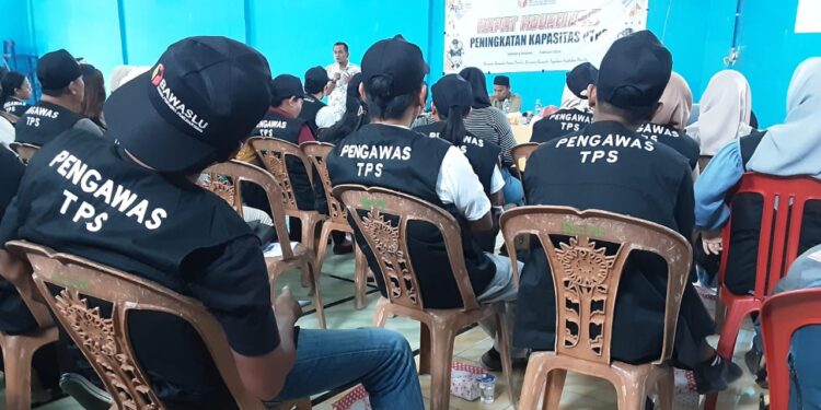 Pengawas TPS di Bimtek Pengawasan Pemilu