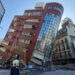 Sebuah gedung miring akibat gempa Taiwan, Rabu 3 April 2024 (BBC world)