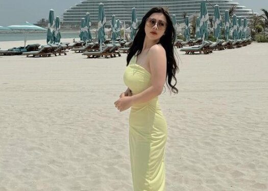 Felicya Angelista Pukau Netizen dengan Body Goals dan Gaya Modis di Dubai