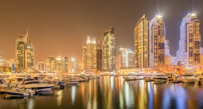 Upaya untuk mendiversifikasi perekonomian selain minyak menarik beragam investasi