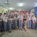 Coach Priska Sahanaya Memberikan Pelatihan Public Speaking Persuasif di SMK Bina Karya