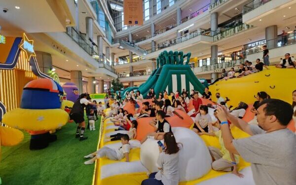 PETUALANGAN SERU BARENG PICBY BERMAIN DI INFLATABLE BOUNCY RAKSASA di PIK AVENUE
