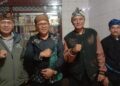 Ngatiyana diterima langsung Asep Wardiman (Ketua Masyarakat Adat Cireundeu) didampingi Asep Ridwan dan Abah Sarpin (tokoh Baduy Luar), Sabtu 3 Agustus 2024. (Foto: Uwo)