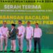 Ketua Umum Gus Muhaimin serahkan Surat Keputusan atau Rekomendasi Partai kepada pasangan Ngatiyana Adhitia Yudisthira untuk maju di Pilkada Kota Cimahi, Minggu 18 Agustus 2024.
