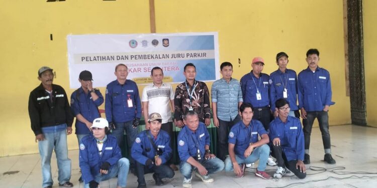 Pelatihan Penyegaran Juru Parkir untuk Tingkatkan Pelayanan yang Ramah, Direktur Perumda Mekar Sejahtera Bilang Ini