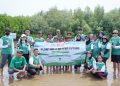 PT Mitra Adiperkasa dan PT MAP Aktif Adiperkasa bersama LindungiHutan Tanam 1.500 Mangrove di Pantai Bahagia Bekasi