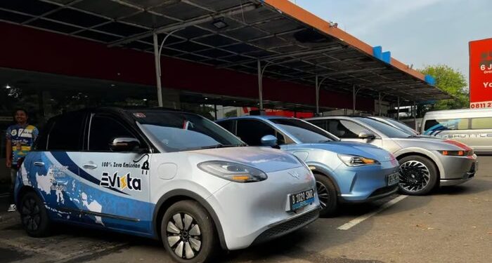 Kenyamanan Bikin Penumpang Pilih Taksi Listrik Evista