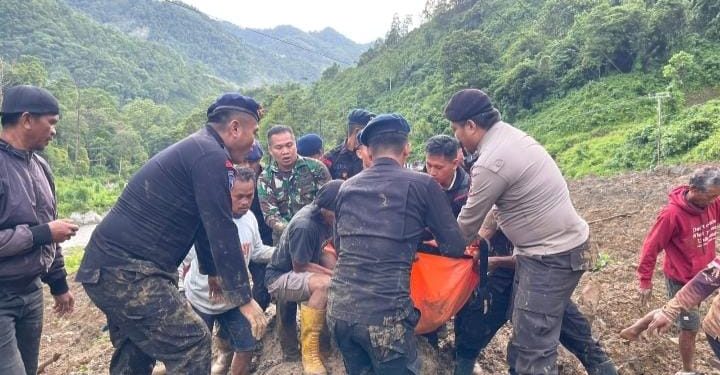 Longsor Latimojong, Telan Dua Korban dan Dua Mobil Tertimpa