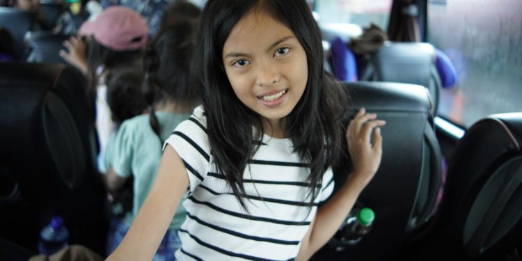 Para siswa dari Olle Independent School ini diantar dengan aman dan selamat mengunakan 1 unit bus dari PO Bus Pariwisata Suryaputra (SPA).