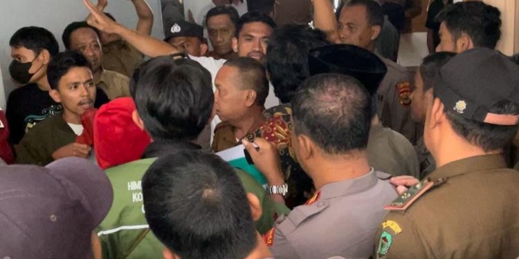 5 Tuntutan AMAR Unjuk Rasa di Kantor Bupati Luwu Utara