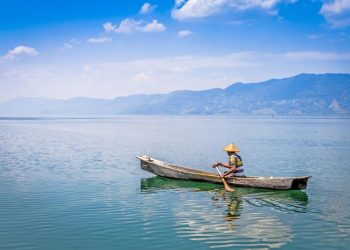 Cegah Kecelakaan di Perlintasan Sebidang, KAI Kolaborasi Dengan TNI, POLRI dan Railfans Gencar Lakukan Sosialisasi