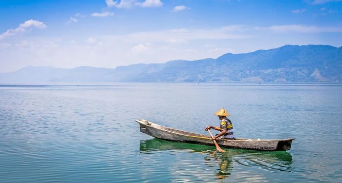 Cegah Kecelakaan di Perlintasan Sebidang, KAI Kolaborasi Dengan TNI, POLRI dan Railfans Gencar Lakukan Sosialisasi