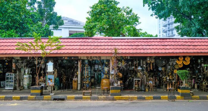 Jelajahi Pasar Barang Antik di Jakarta yang Memikat!