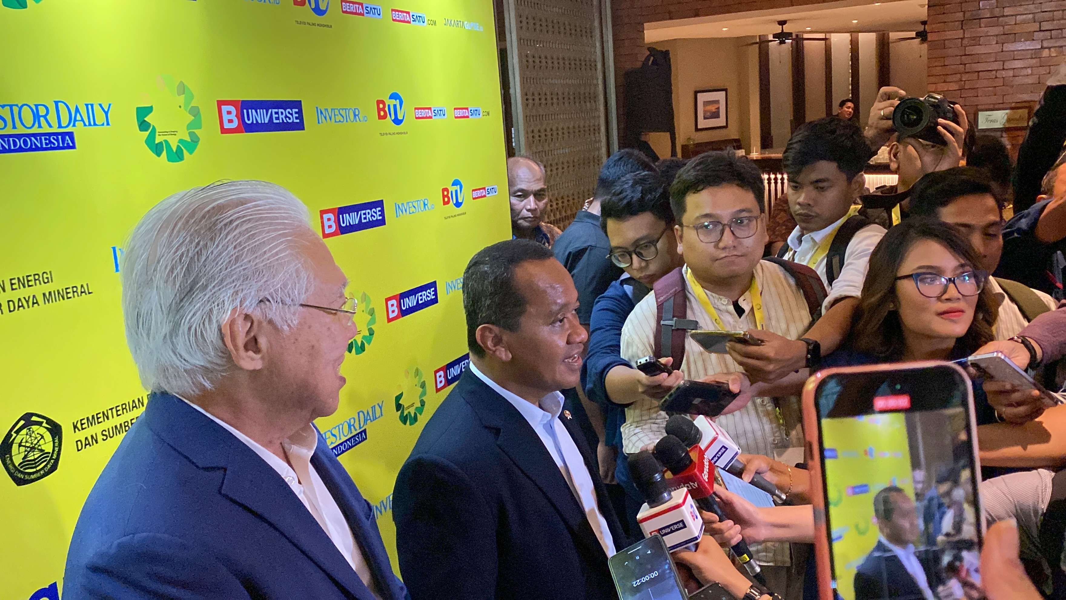 Bahlil: Masih Ribuan Desa di Indonesia Belum Teraliri Listrik