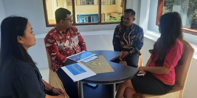 Perumda Mekar Sejahtera Toraja Utara: Tawarkan Keuntungan Pupuk Organik Bokashi ke Wakil Bupati, untuk Pertanian Berkelanjutan 111 Lembang