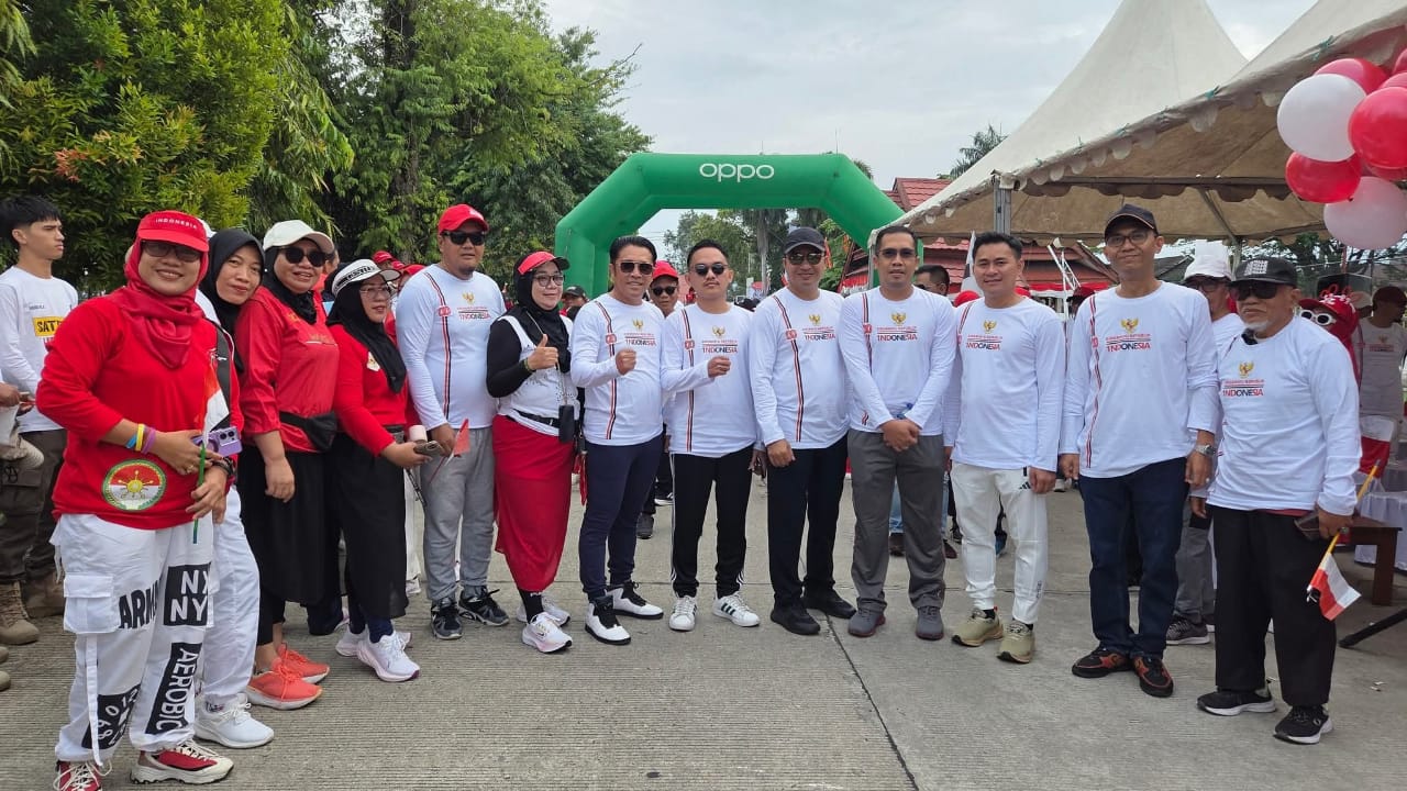 Songsong HUT ke-80 RI dengan Semangat Kebersamaan, Pemkab Lutra Gelar Jalan Sehat untuk Imun