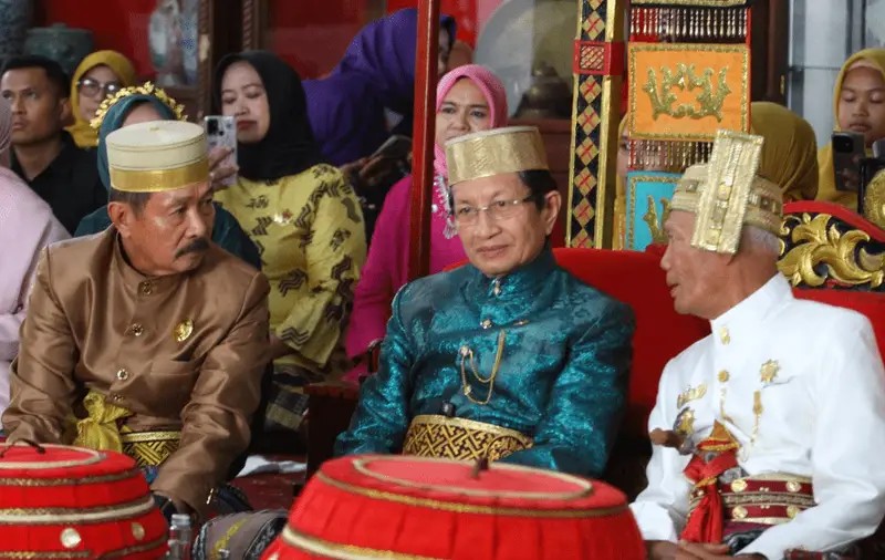 Kedatuan Luwu Anugerahi Adat ke Menteri Agama