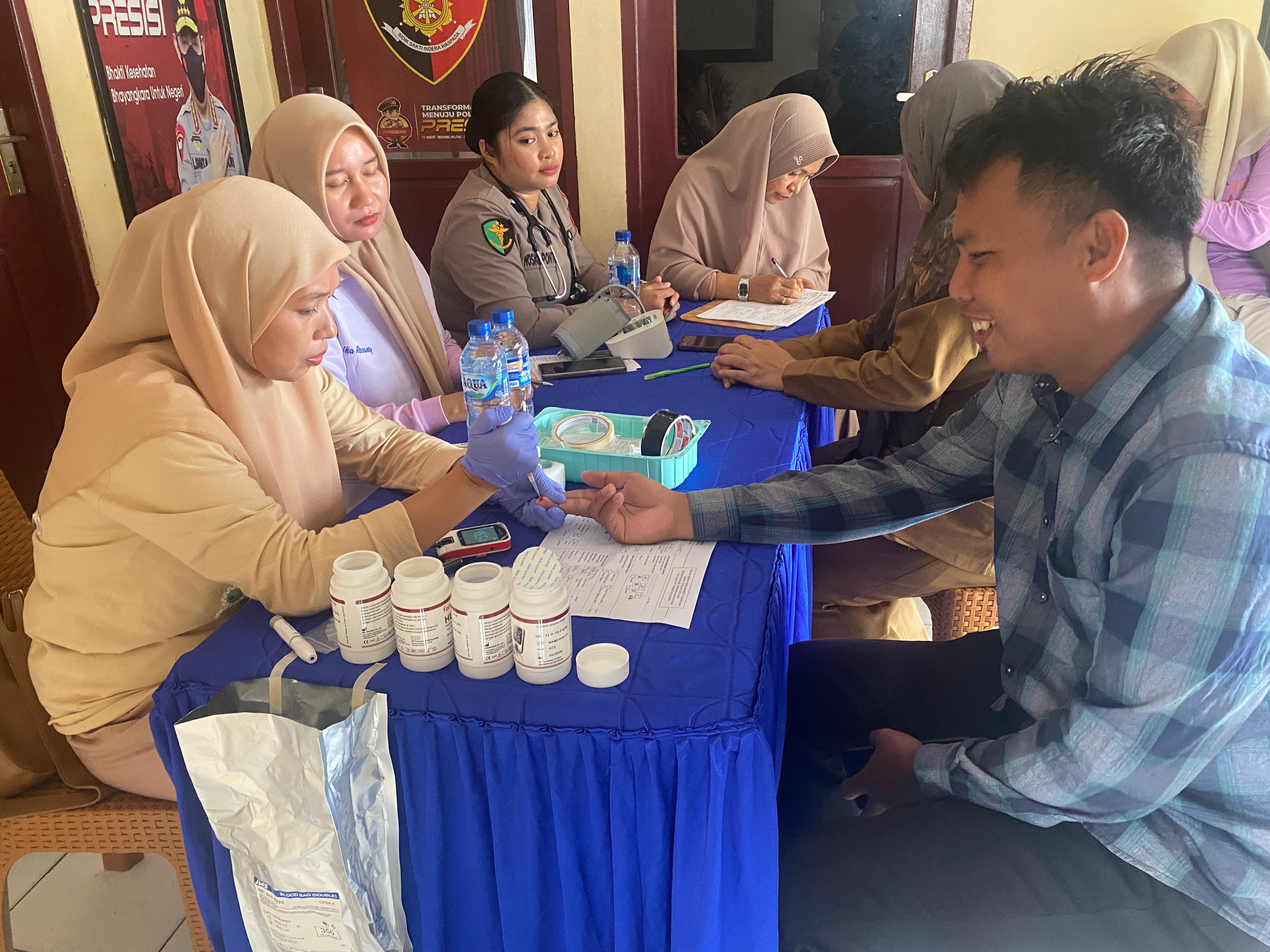 HUT ke-74 Humas Polri, Polres Luwu Utara Lakukan Donor Darah Serentak