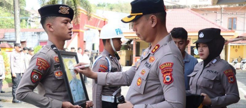 Polres Tator Gelar Upacara PTDH Satu Anggota Polisi Langgar Kode Etik