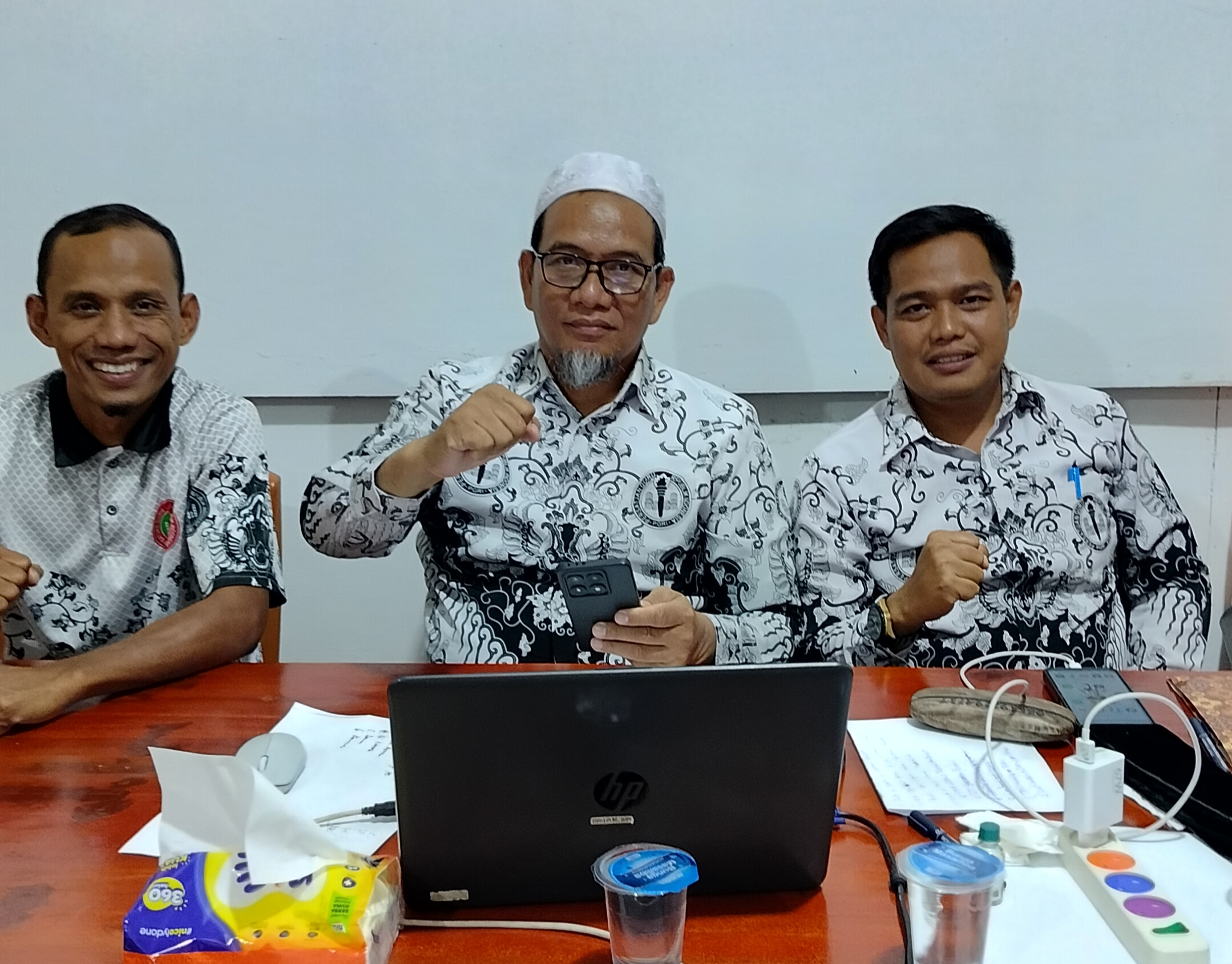 Sambut HUT PGRI Ke-80, Ketua PGRI Luwu Utara Ismaruddin: Guru adalah Panutan