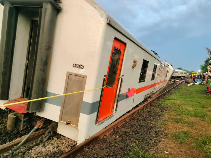 KAI Daop 1 Jakarta Mohon Maaf, Perjalanan KA Dibatalkan Imbas Anjlokan KA Purwojaya