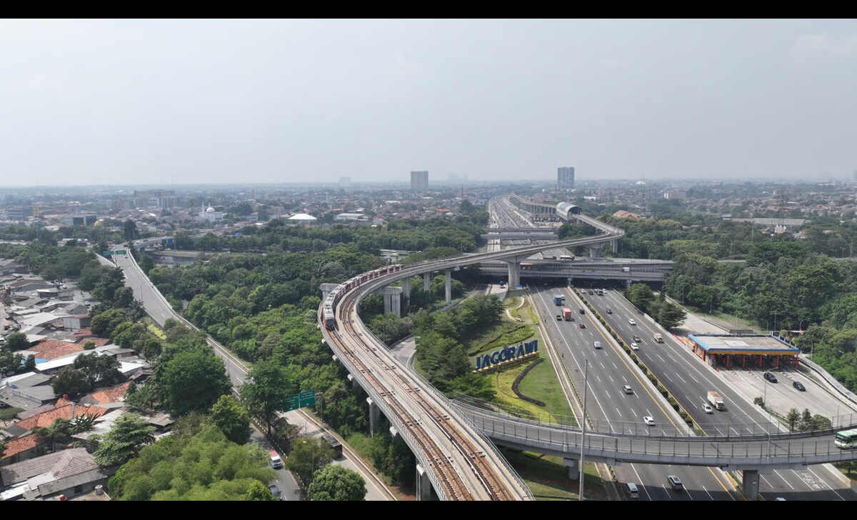 KAI Divre III Palembang Tingkatkan Keselamatan dengan Ganti Rel 54 ke 60 di Ujan Mas Penanggiran