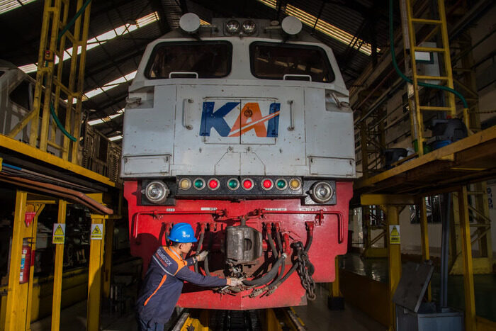 Emas Menguat Tipis di Awal Pekan, Investor Fokus pada Data Inflasi AS