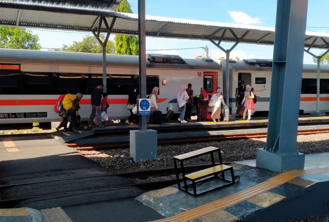 Stasiun Lamongan Layani Lebih dari 200 Ribu Pelanggan di Triwulan III 2025: Mobilitas Naik, Ekonomi Daerah Ikut Bergerak