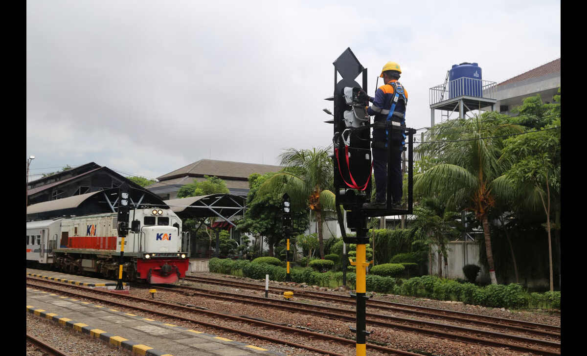 KAI Daop 8 Surabaya Pastikan Keandalan Sinyal dan Telekomunikasi Nataru 2025/2026