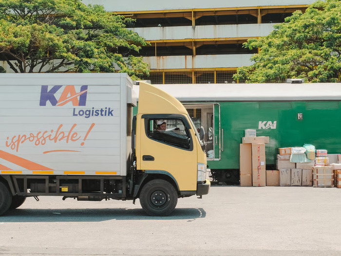 KAI Logistik Distribusi 1.350 Ton Rel untuk Prasarana Perkeretaapian Nasional