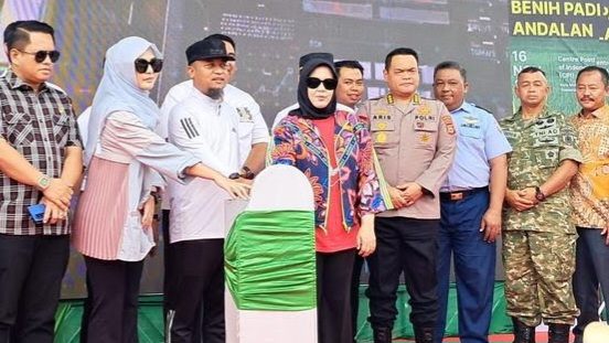 Launcing Mandiri Benih, Gubernur Sulsel Salurkan 5.000 Ton Bibit Unggul Gratis untuk Petani