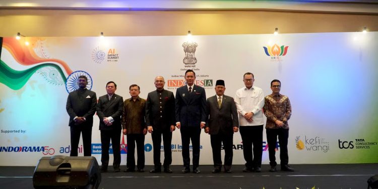 Direksi KAI Services Gelar Pertemuan Bersama Komunitas Pengguna KRL di Gambir