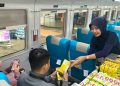 KAI Services Siaga Layani Service Recovery bagi Penumpang Terdampak Keterlambatan Akibat Banjir Jalur Semarang