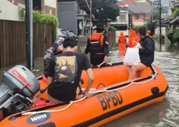 Banjir Rendam Puluhan RT di Jakarta, Belasan Jalan Masih Tergenang